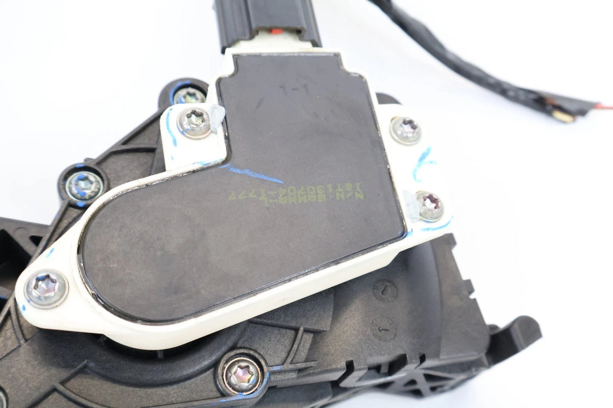 2012-2020 CHEVROLET SONIC 1.8L GAS ACCELERATOR PEDAL ASSEMBLY 96858781 OEM