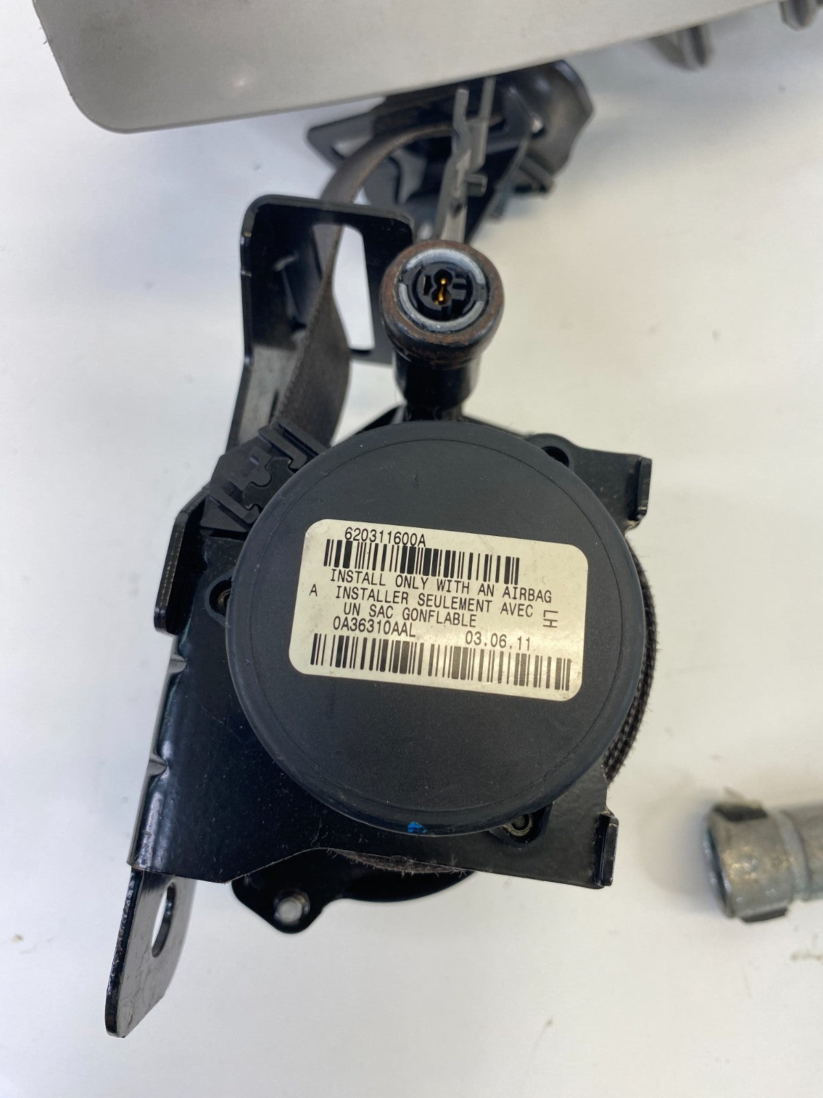 2011-2015 Buick Enclave Front Left Driver Side Seat Belt Retractor 22783051 OEM