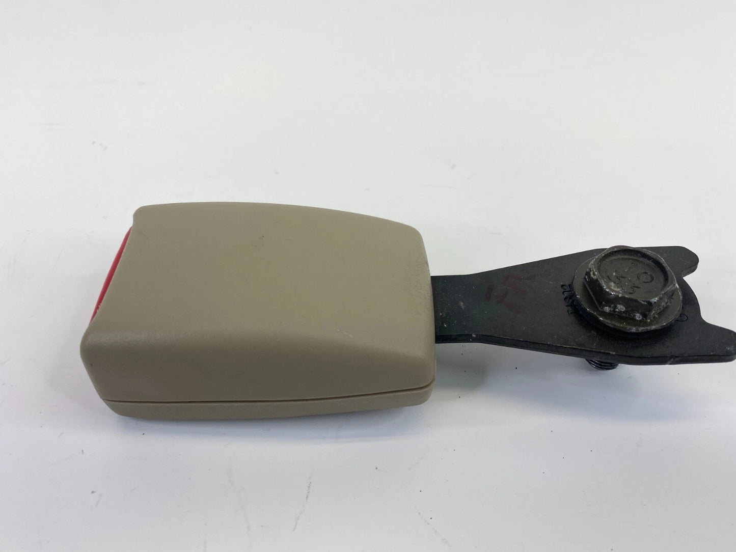 2000 2001 MAZDA MPV FRONT RIGHT PASSENGER SIDE SEAT BELT BUCKLE RECIVER OEM