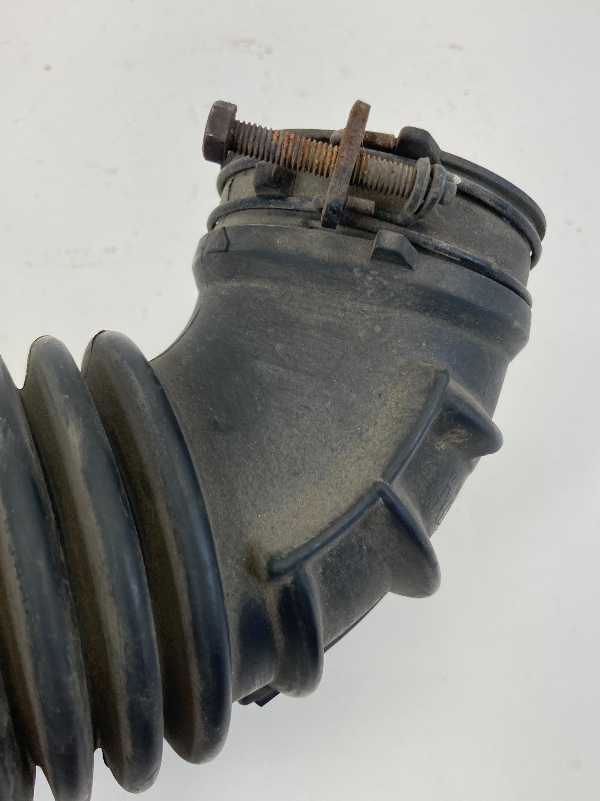 14 15 16 17 18 19 Kia Soul 1.6L L4 MT Air Cleaner Intake Inlet Duct Hose OEM