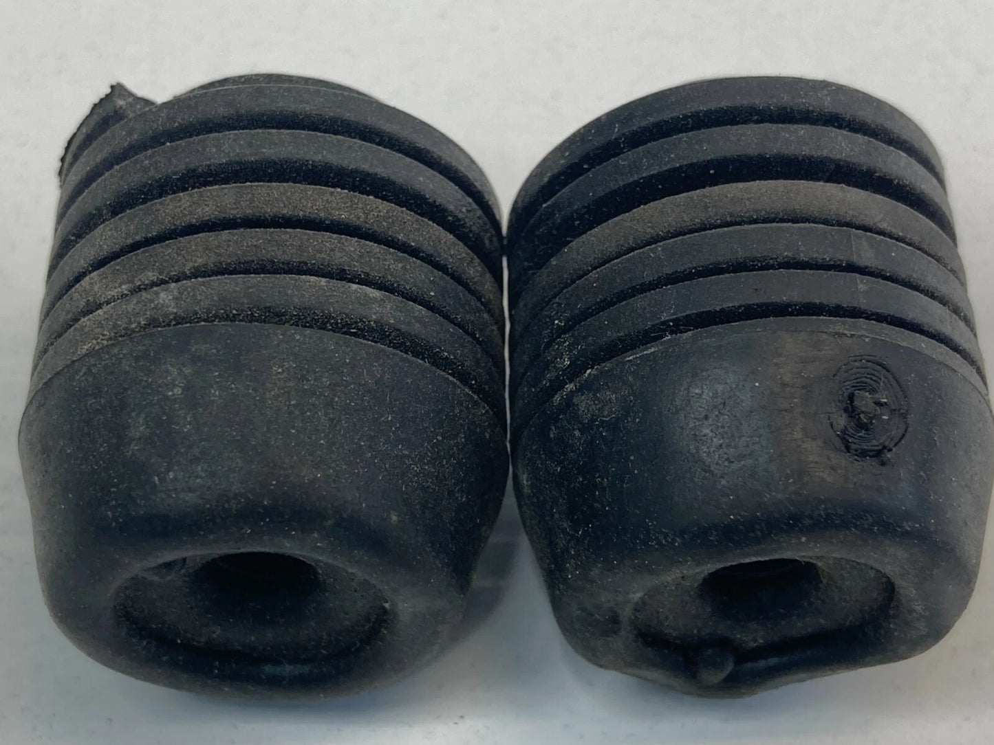 2005-2015 HYUNDAI TUCSON FRONT HOOD RUBBER CUSHION BUFFER STOPPER BUMPER SET OEM