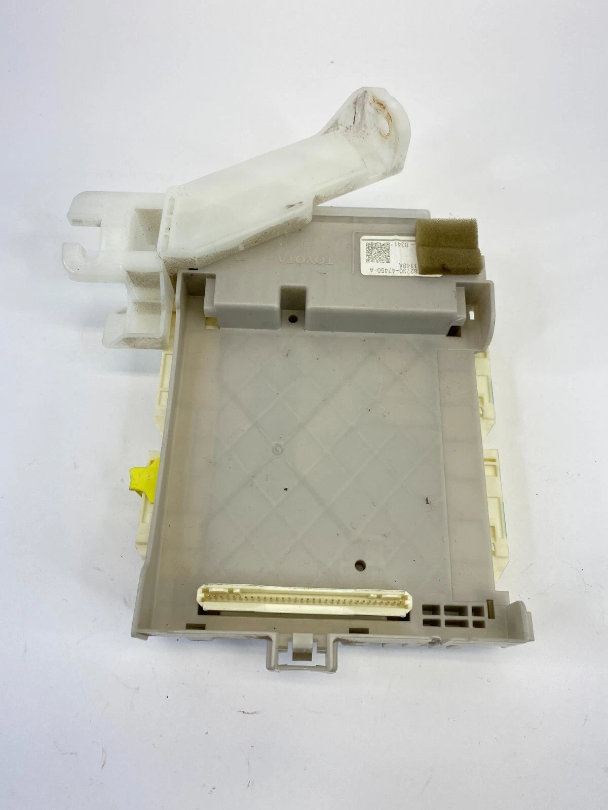 2010 10 TOYOTA PRIUS 1.8L INTERIOR DASH FUSE RELAY JUNCTION BLOCK BOX 8273047450