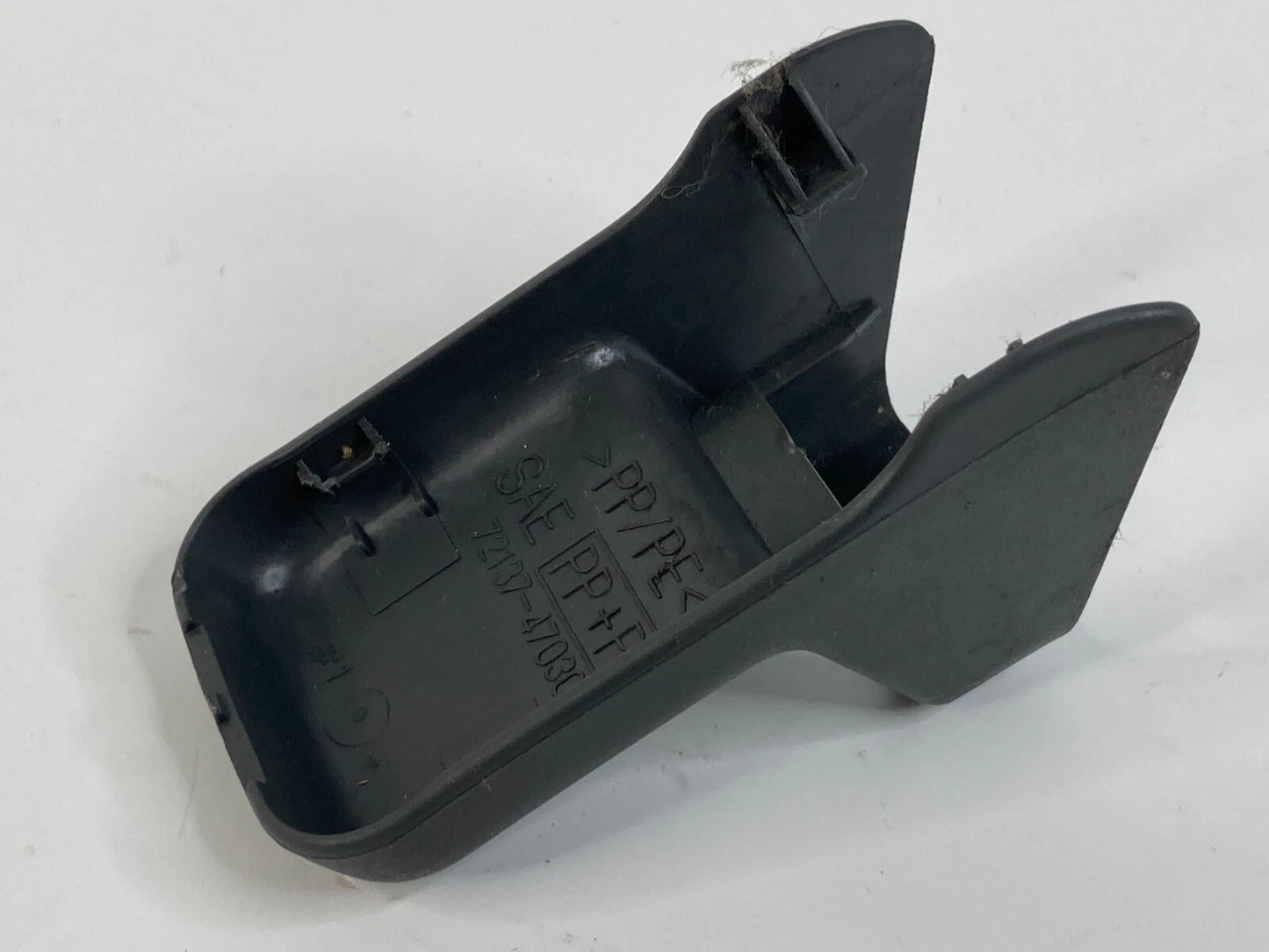 2004-2009 TOYOTA PRIUS REAR SEAT BACK TRACK END COVER CAP TRIM 72137-47030 OEM