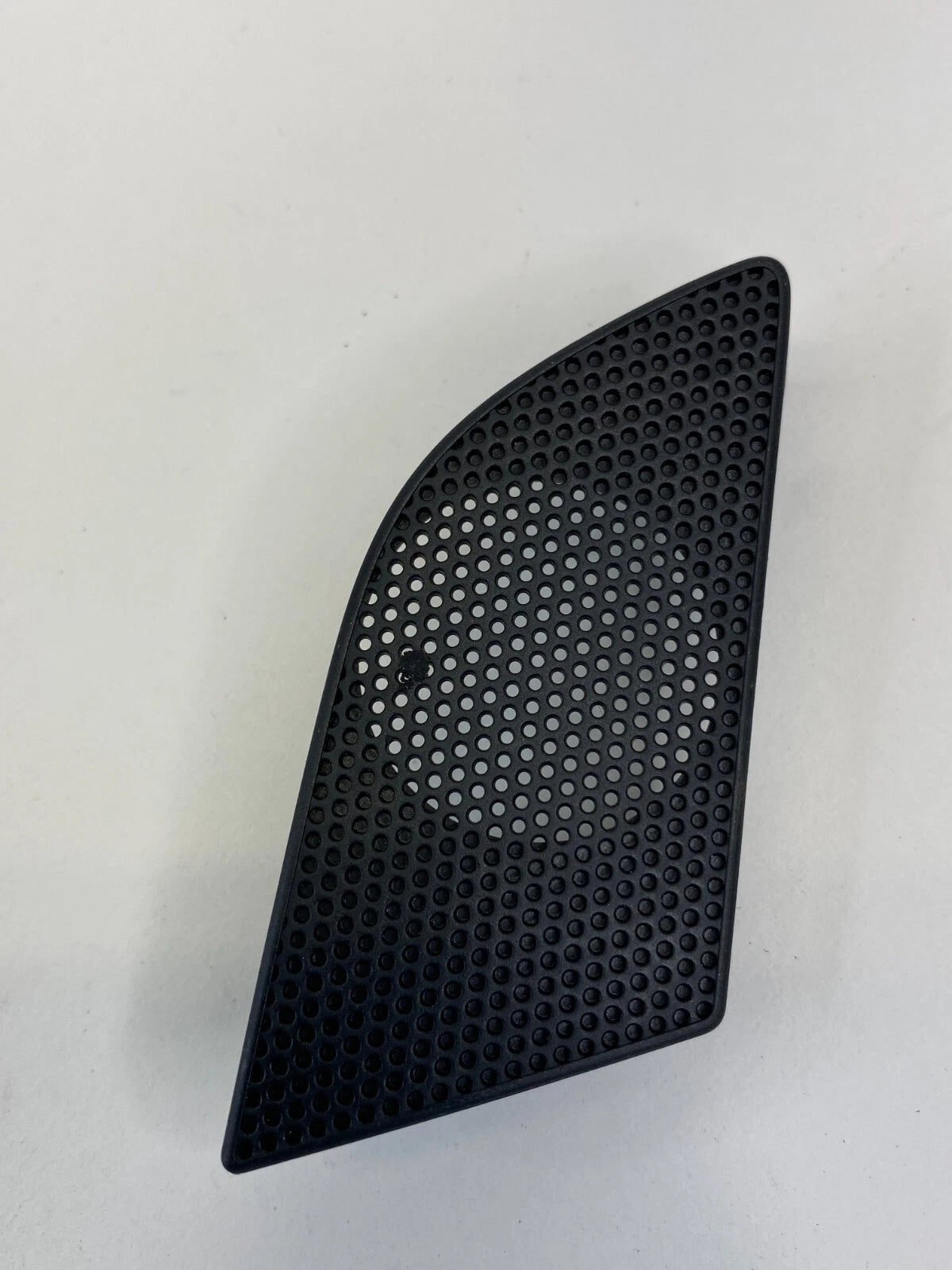 2012-2015 VOLKSWAGEN PASSAT REAR RIGHT SIDE INNER DOOR HANDLE TWEETER TRIM COVER