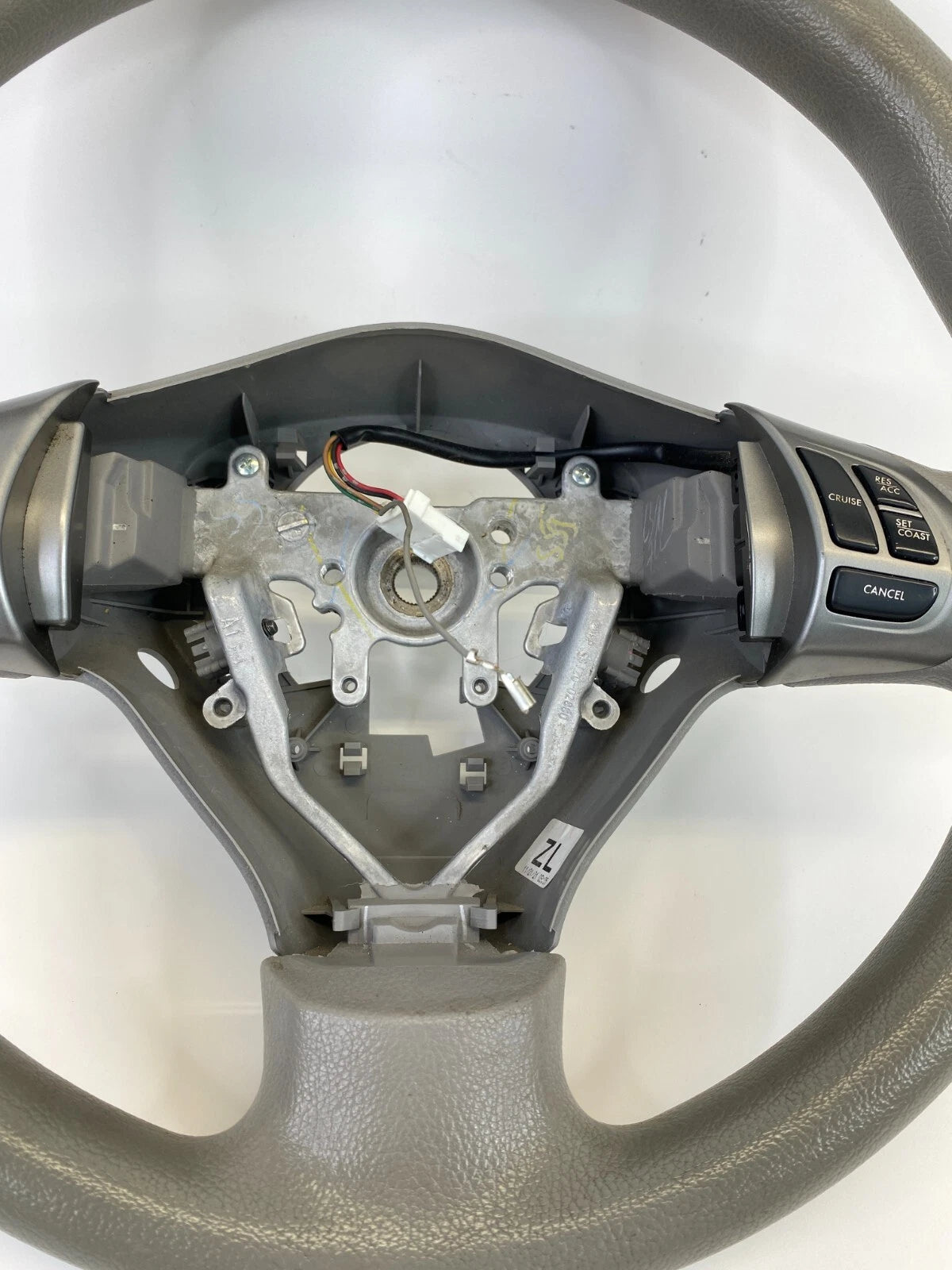 2009-2013 SUBARU FORESTER STEERING WHEEL W/ CRUISE CONTROL SWITCH BUTTON OEM