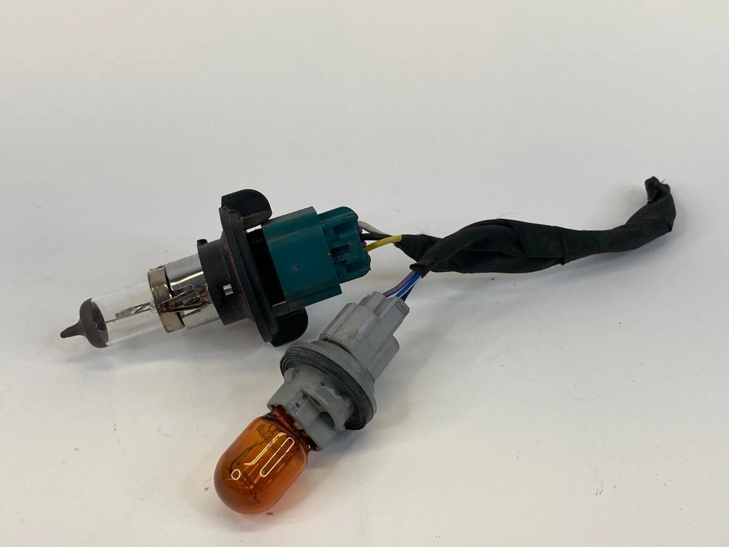 2012-2016 CHEVROLET CRUZE FRONT HEADLAMP HEADLIGHT WIRE WIRING BULB SOCKET OEM