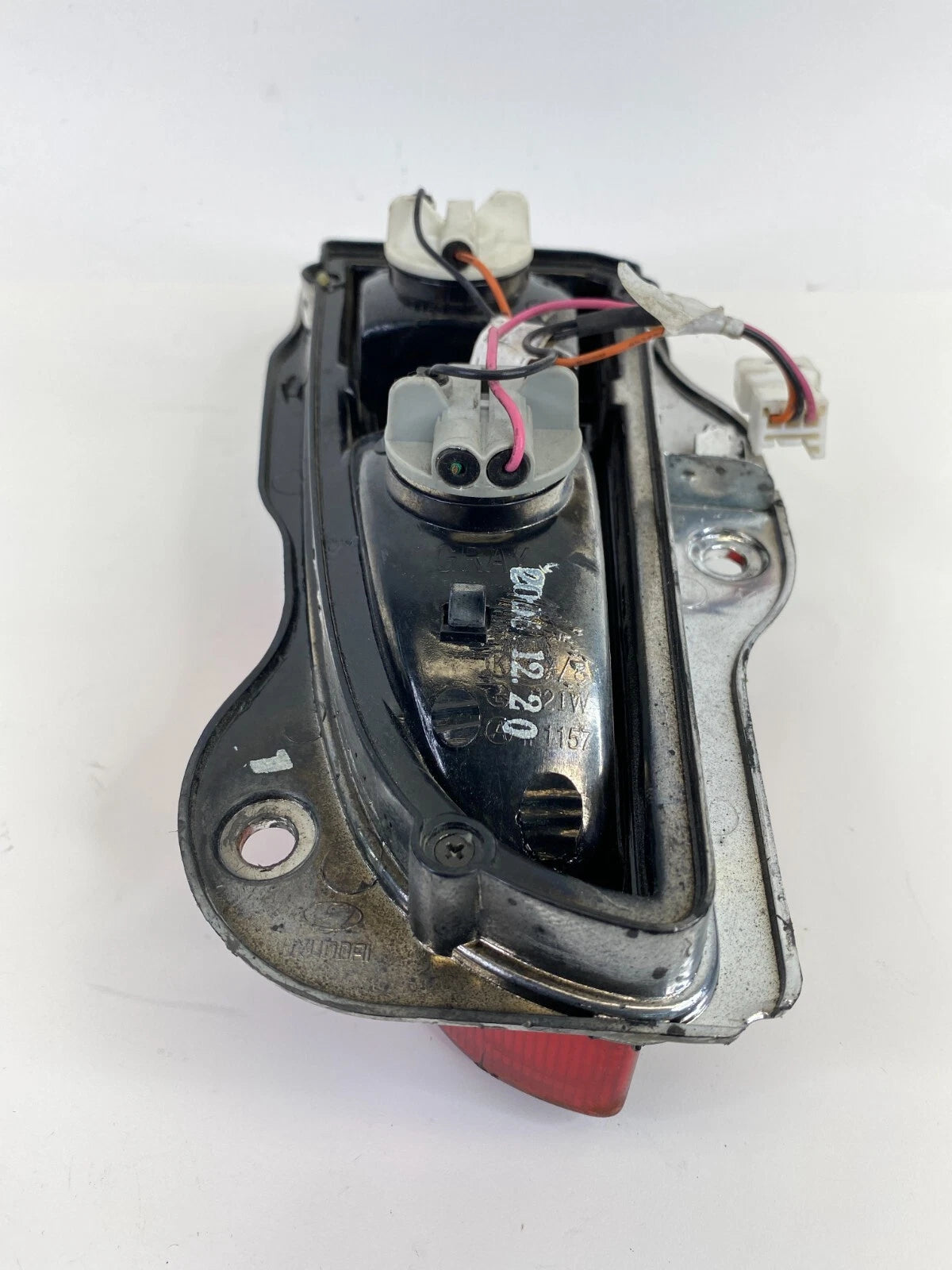 2001-2006 HYUNDAI ELANTRA HATCHBACK RIGHT SIDE REVERSE BACKUP LIGHT BACK UP LAMP