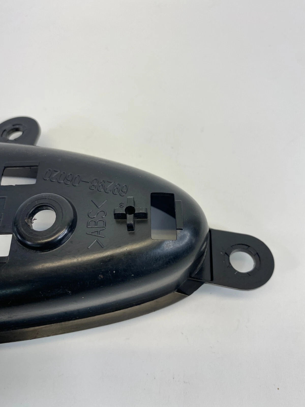 07-11 TOYOTA CAMRY REAR LEFT INTERIOR DOOR HANDLE COVER BEZEL TRIM 69298-06020