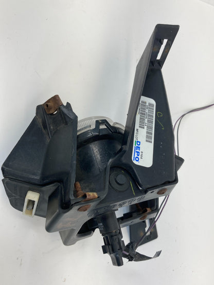 2000-2005 Chevrolet Monte Carlo Left Driver Corner Park Fog Light Lamp