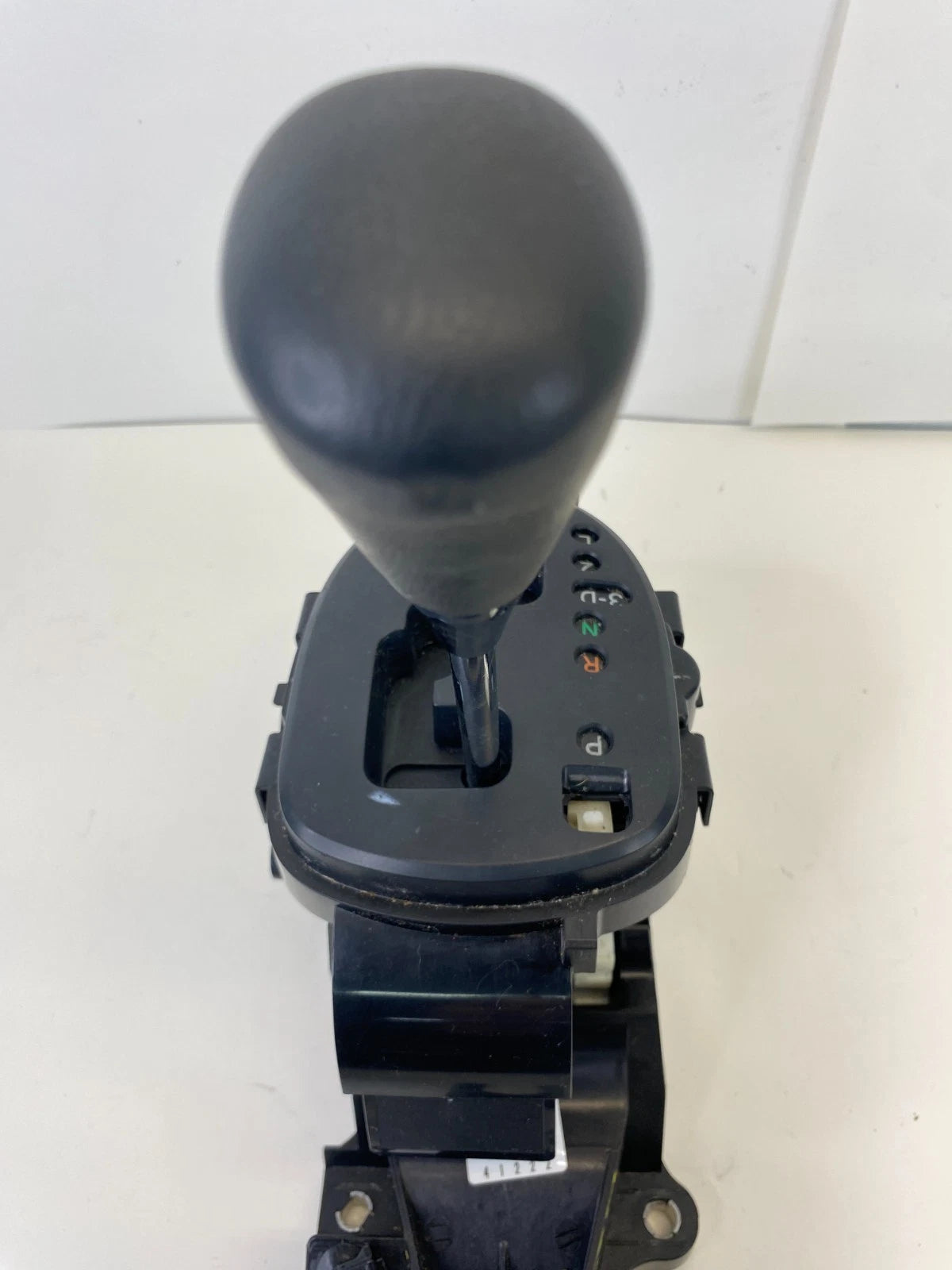 2007-2011 TOYOTA YARIS HATCHBACK FLOOR SHIFT SHIFTER GEAR SELECTOR ASSY OEM