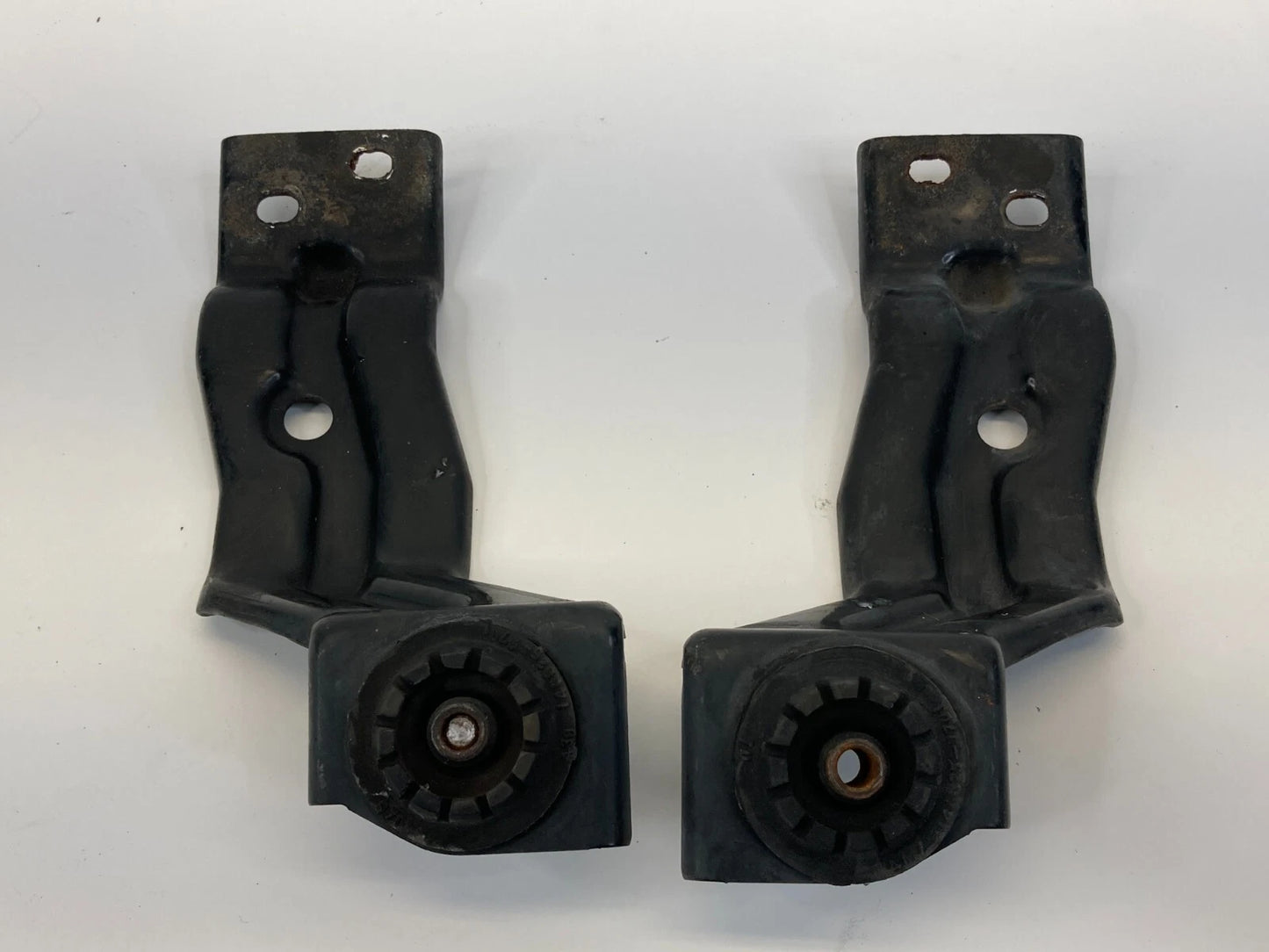 2003-2006 ACURA MDX RADIATOR BRACKET MOUNT SUPPORT LEFT & RIGHT PAIR OEM