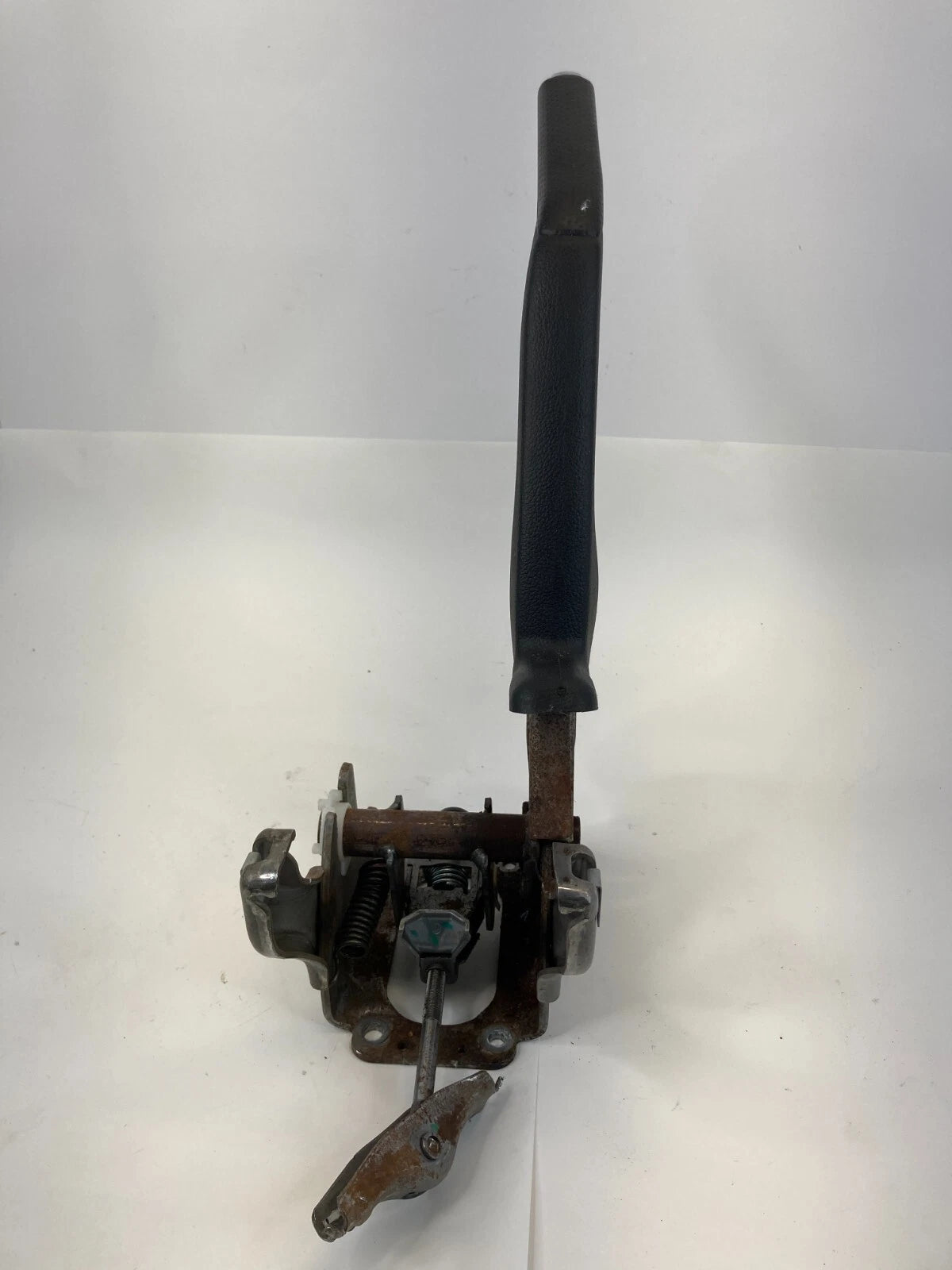 2011-2016 CHEVROLET CRUZE EMERGENCY PARKING BRAKE HANDLE UNIT CENTER OEM FACTORY