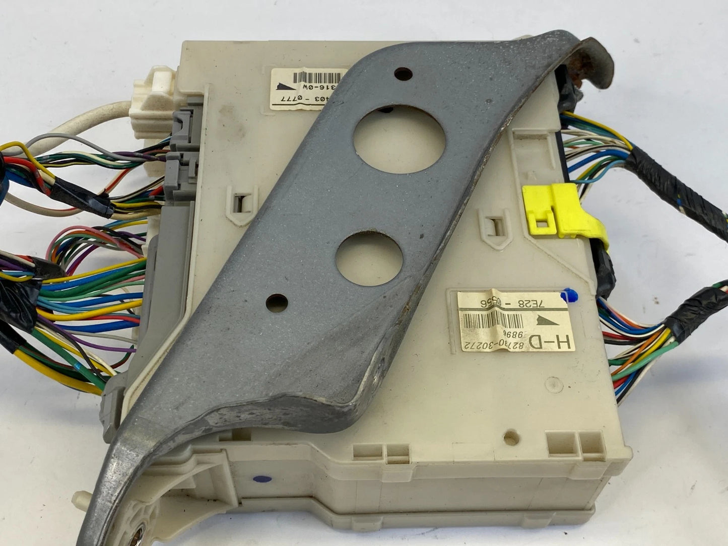 2007 08 09 10 11 LEXUS GS350 DASH LEFT FUSE RELAY JUNCTION BLOCK BOX 82730-30272