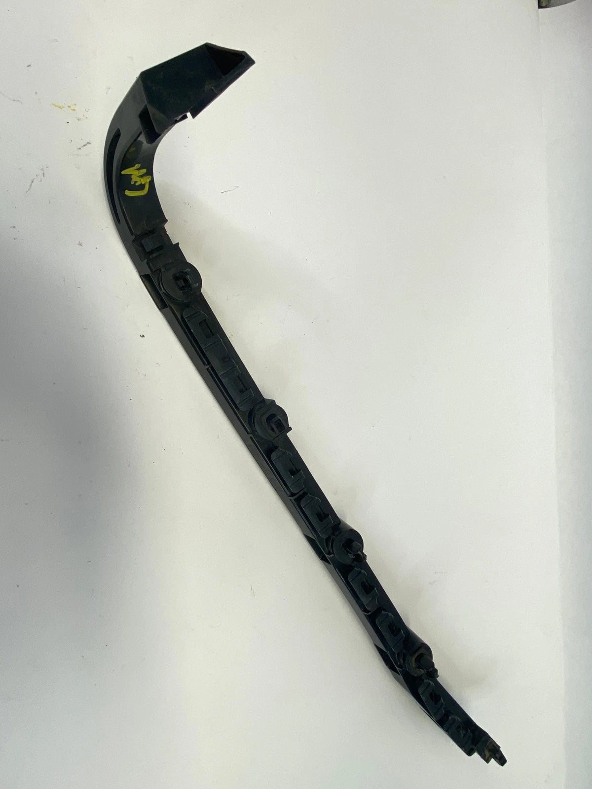 2011-2014 CHRYSLER 200 FRONT BUMPER SUPPORT BRACKET RETAINER RIGHT SIDE CLIP OEM