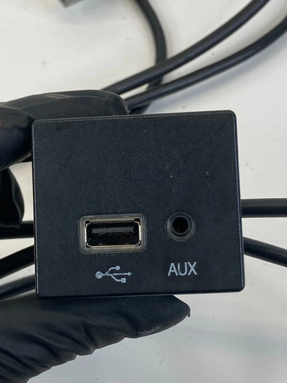 2013-2016 Dodge Dart Center Console USB Auxiliary Port Socket 68086690AE OEM
