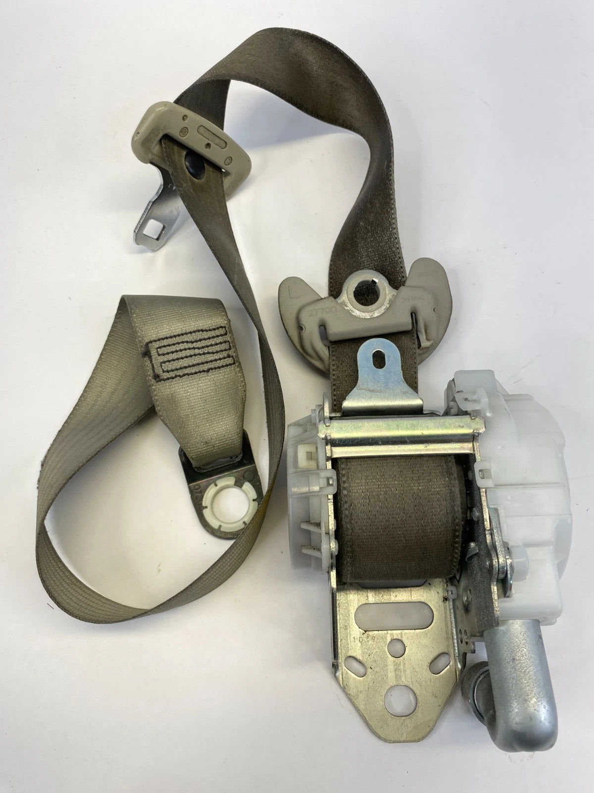 2010-2015 TOYOTA PRIUS FRONT LEFT DRIVER SEAT BELT RETRACTOR 7S8560-P OEM