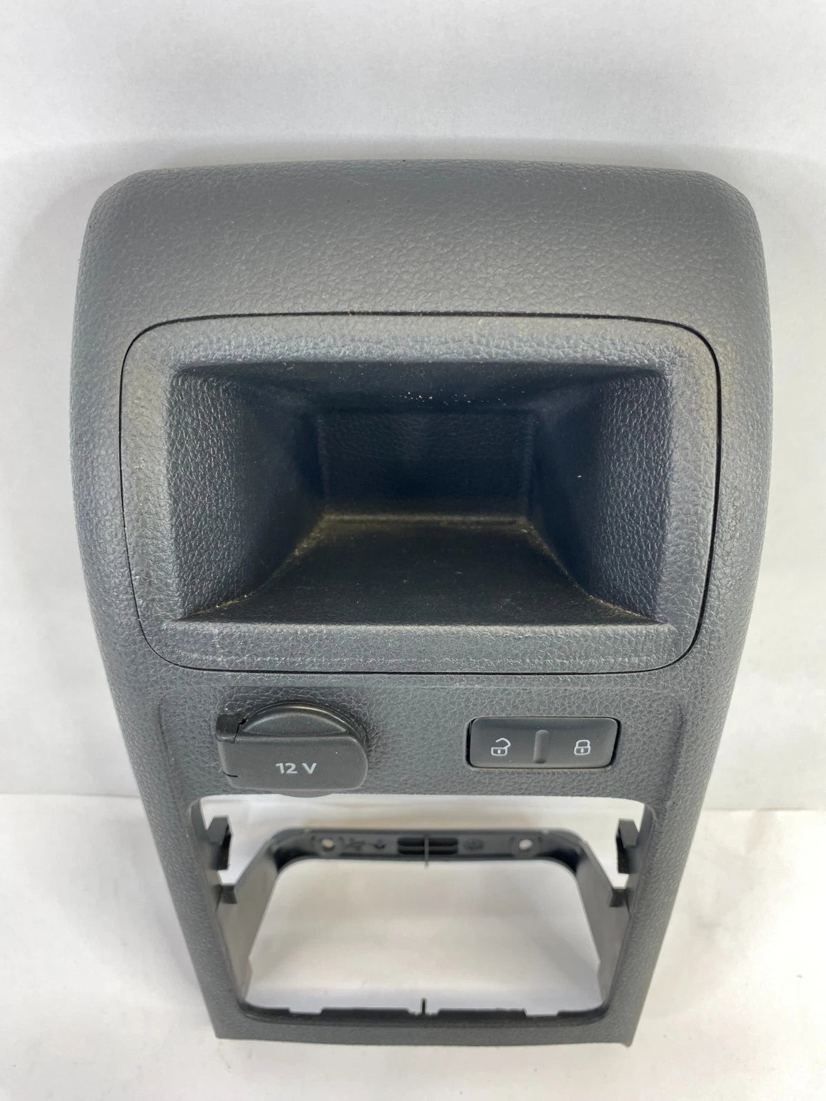 2011-2018 VOLKSWAGEN JETTA SEDAN REAR CENTER CONSOLE TRIM BEZEL 5C6864298 OEM