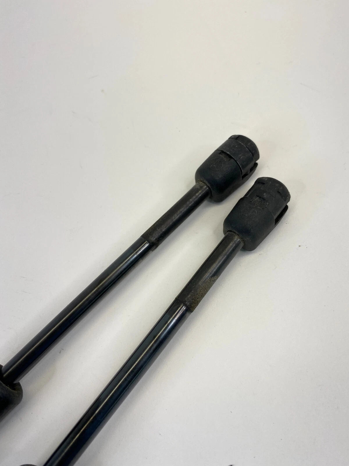 2006 2007 HYUNDAI SONATA REAR DECKLID TRUNK LIFT SUPPORT SHOCKS STRUTS PAIR OEM