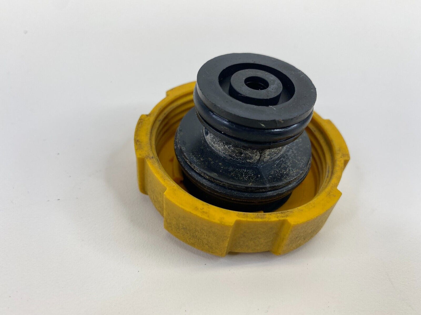 2003-2011 Saab 9-3 2.0L L4 Engine Coolant Overflow Bottle Reservoir Cap OEM