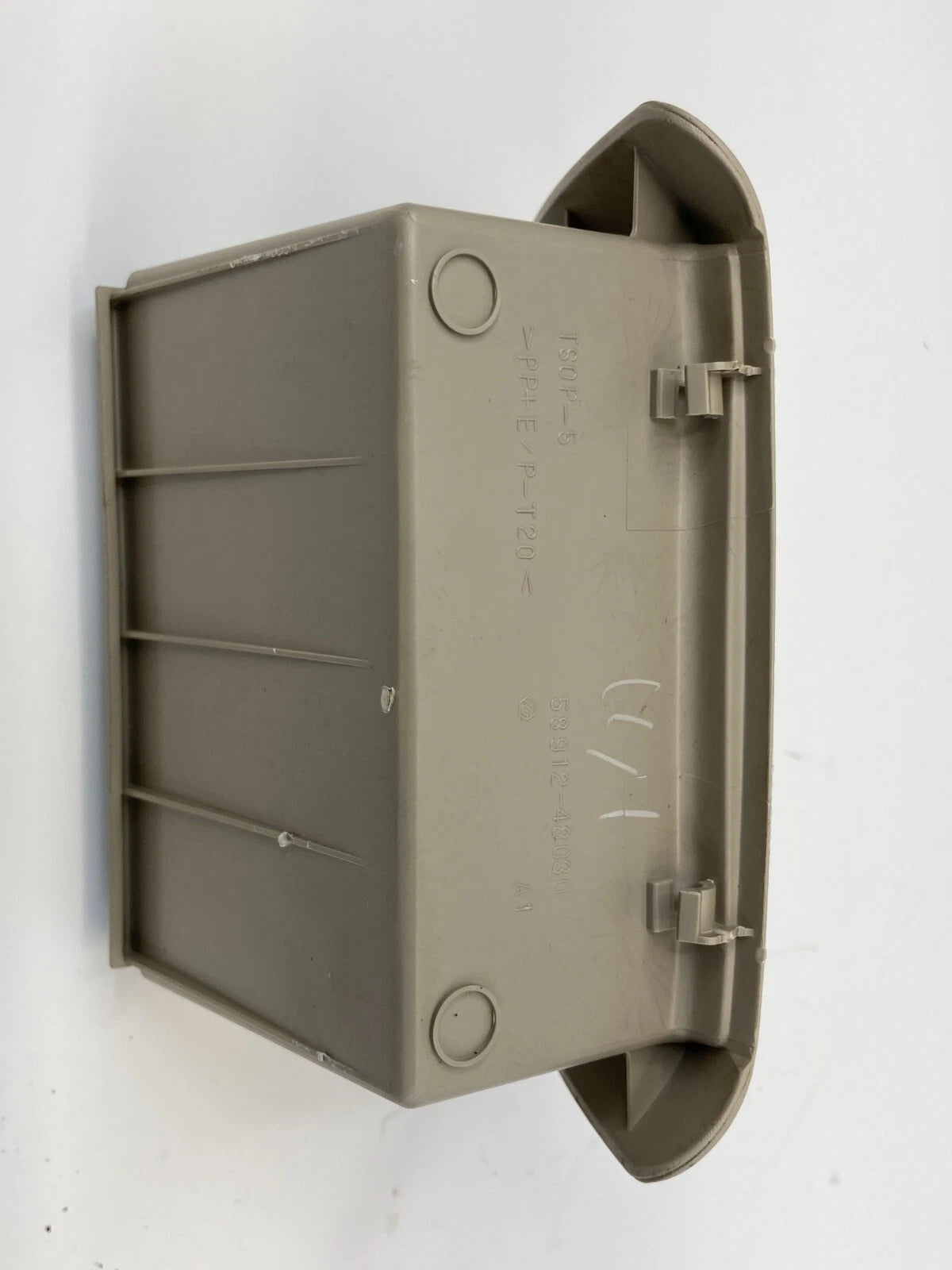 2001-2007 TOYOTA HIGHLANDER REAR CENTER CONSOLE STORAGE POCKET 58912-48030 OEM