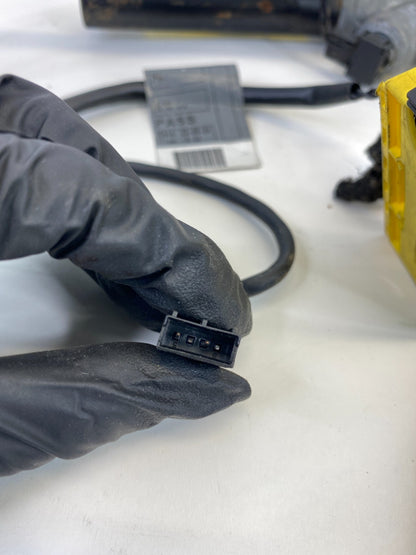 2003-2006 Range Rover Front Left Driver Side Seat Belt Buckle FR LH 83697210 OEM