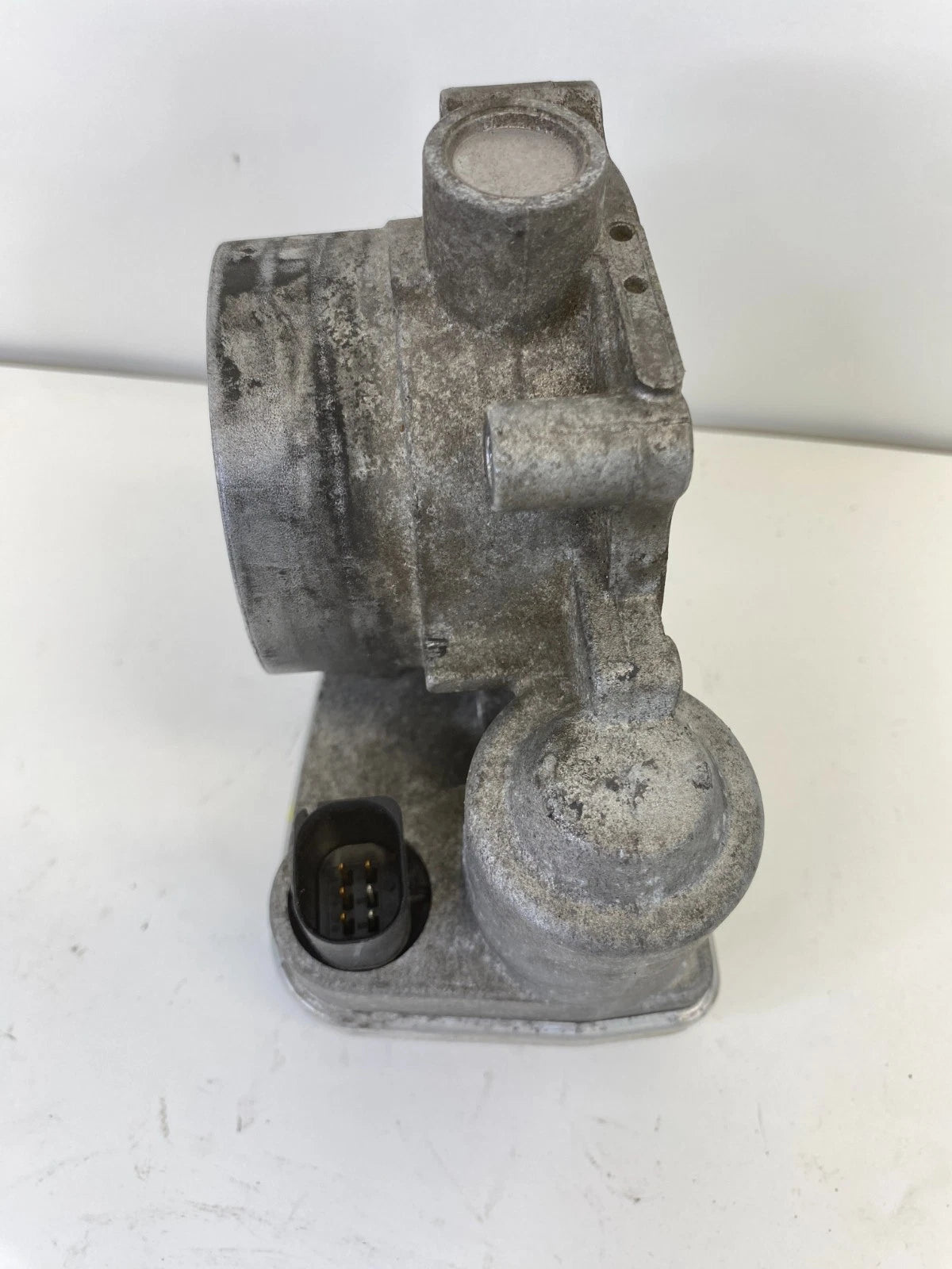 2005-2010 CHRYSLER 300 2.7L V6 A/T THROTTLE BODY VALVE ASSY 04861691AA OEM