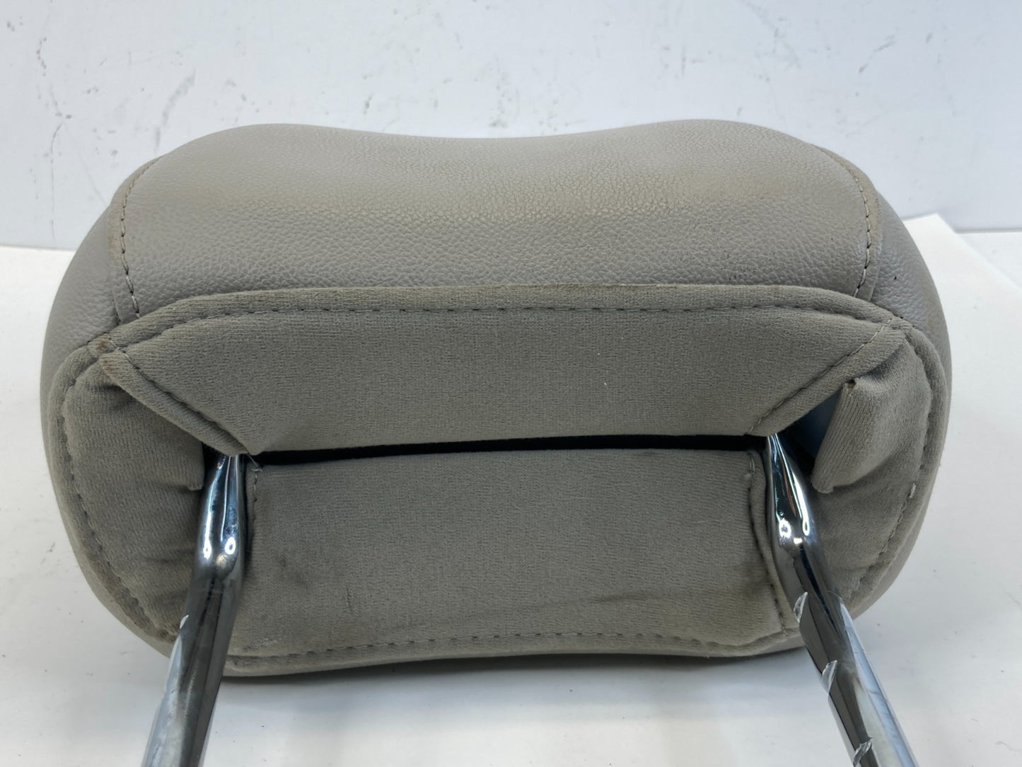 13-16 Ford C-Max 17-19 Escape Front Left Driver Side Seat Headrest Head Rest OEM