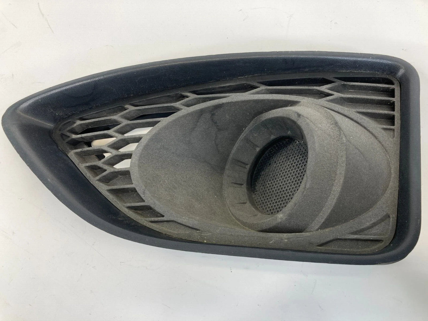 2010-2012 FORD FUSION S SEDAN FRONT BUMPER LEFT FOG LIGHT LAMP COVER BEZEL
