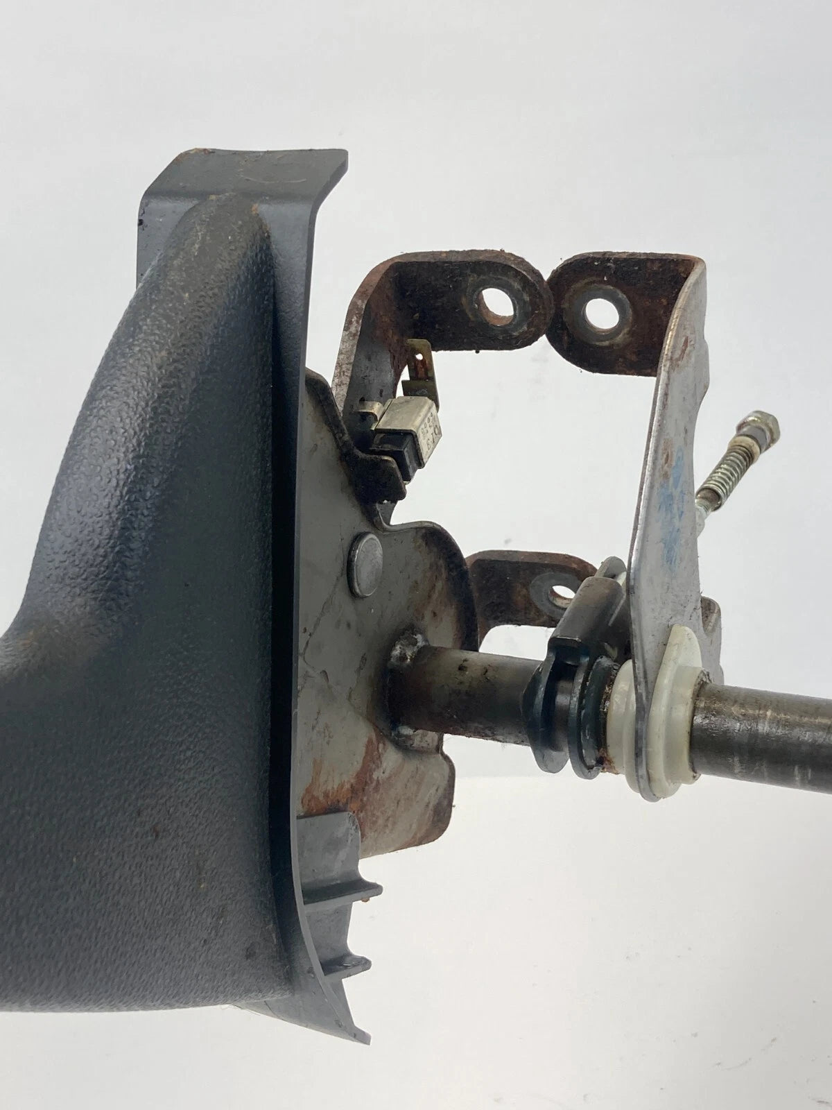 2009 2010 2011 HYUNDAI ACCENT EMERGENCY PARKING BRAKE HANDLE LEVER ASSEMBLY OEM