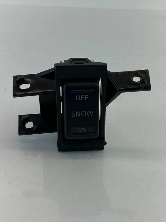 2005-2007 INFINITI G35 DASH CONSOLE SNOW ON OFF POWER SWITCH CONTROL BUTTON