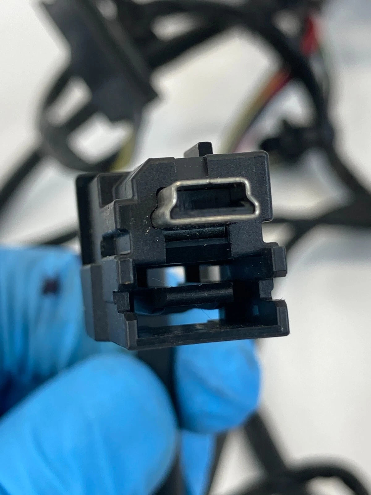 2014-2019 FORD FIESTA CENTER CONSOLE SECTION WIRE HARNESS D2BB-13E700-AC OEM