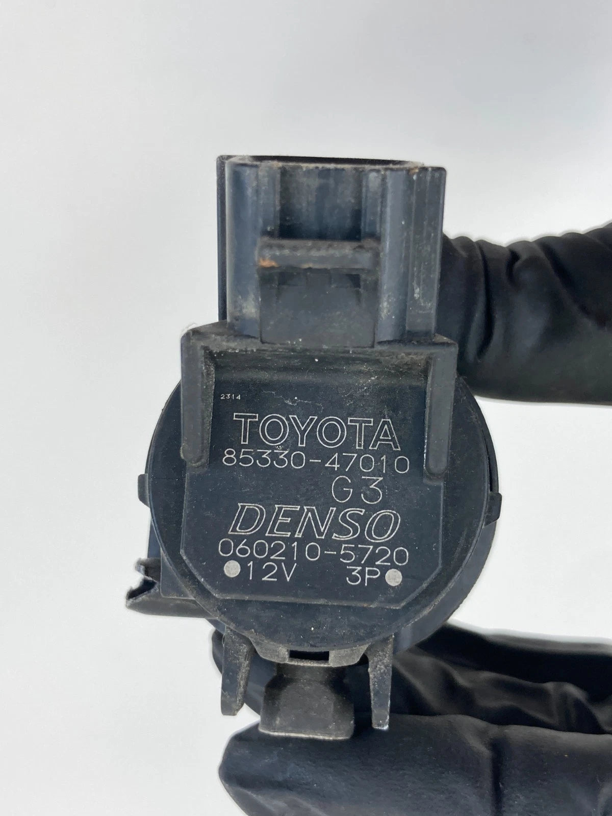 2011-2015 Toyota Prius Front Windshield Washer Fluid Pump 85330-47010 OEM