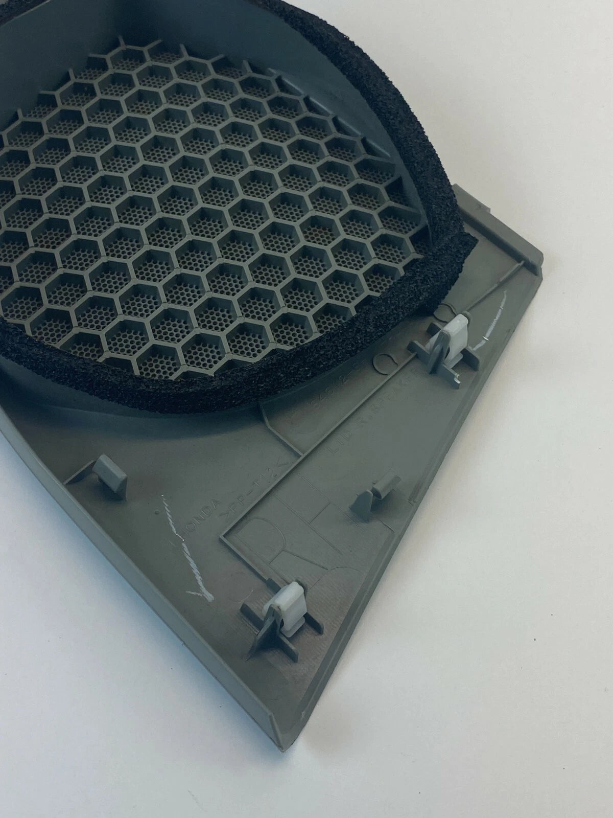 2005-2010 HONDA ODYSSEY REAR RIGHT SIDE SPEAKER GRILLE COVER 84612-SHJA-A010 OEM