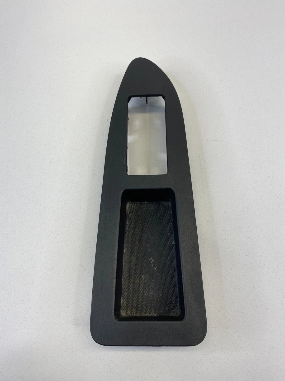 08-10 DODGE CHARGER FRONT RIGHT WINDOW SWITCH COVER BEZEL TRIM 100010656 OEM
