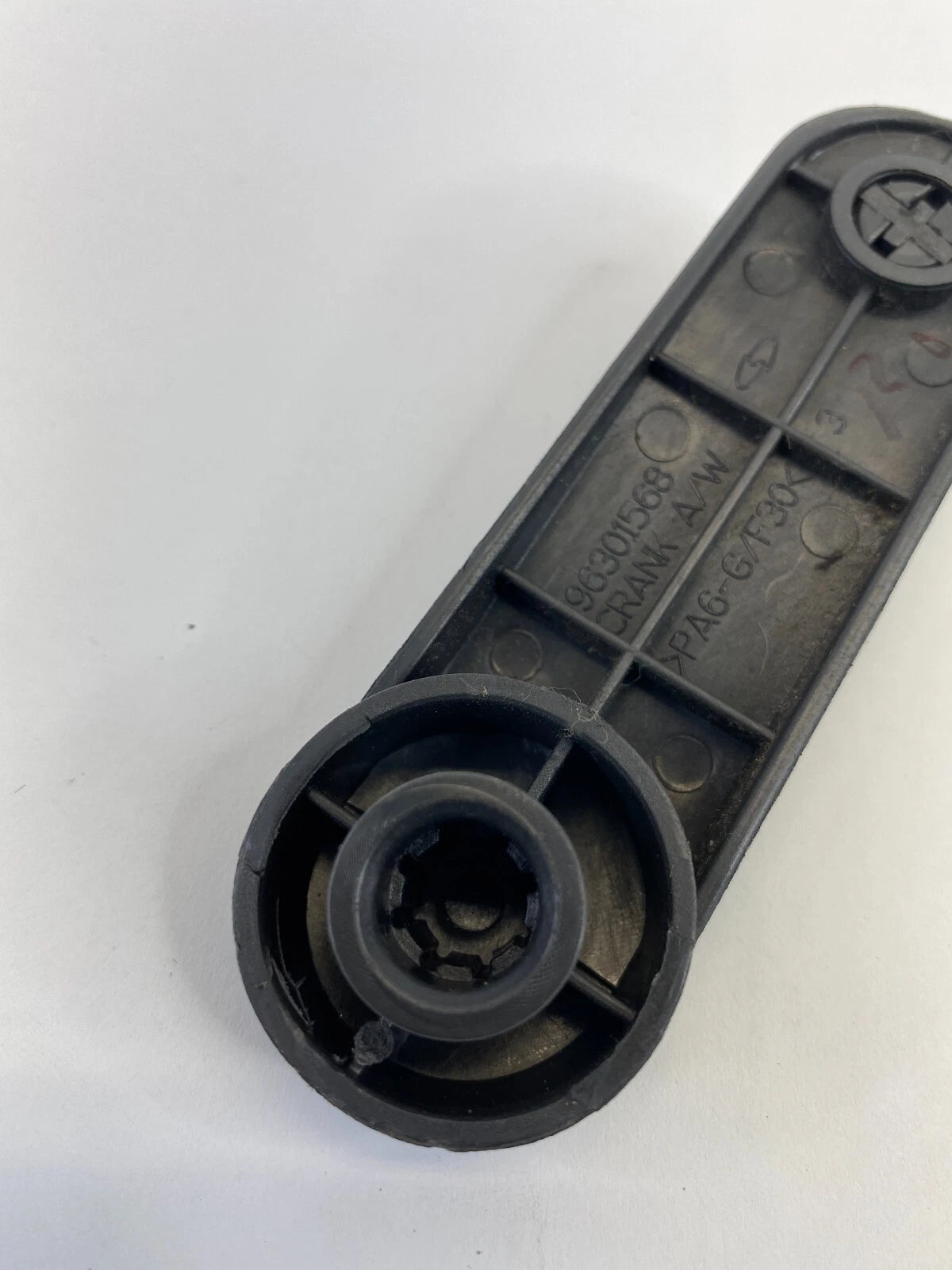 2007-2011 CHEVROLET AVEO5 RR LH WINDOW CRANK MANUAL HANDLE OEM FACTORY 96301568