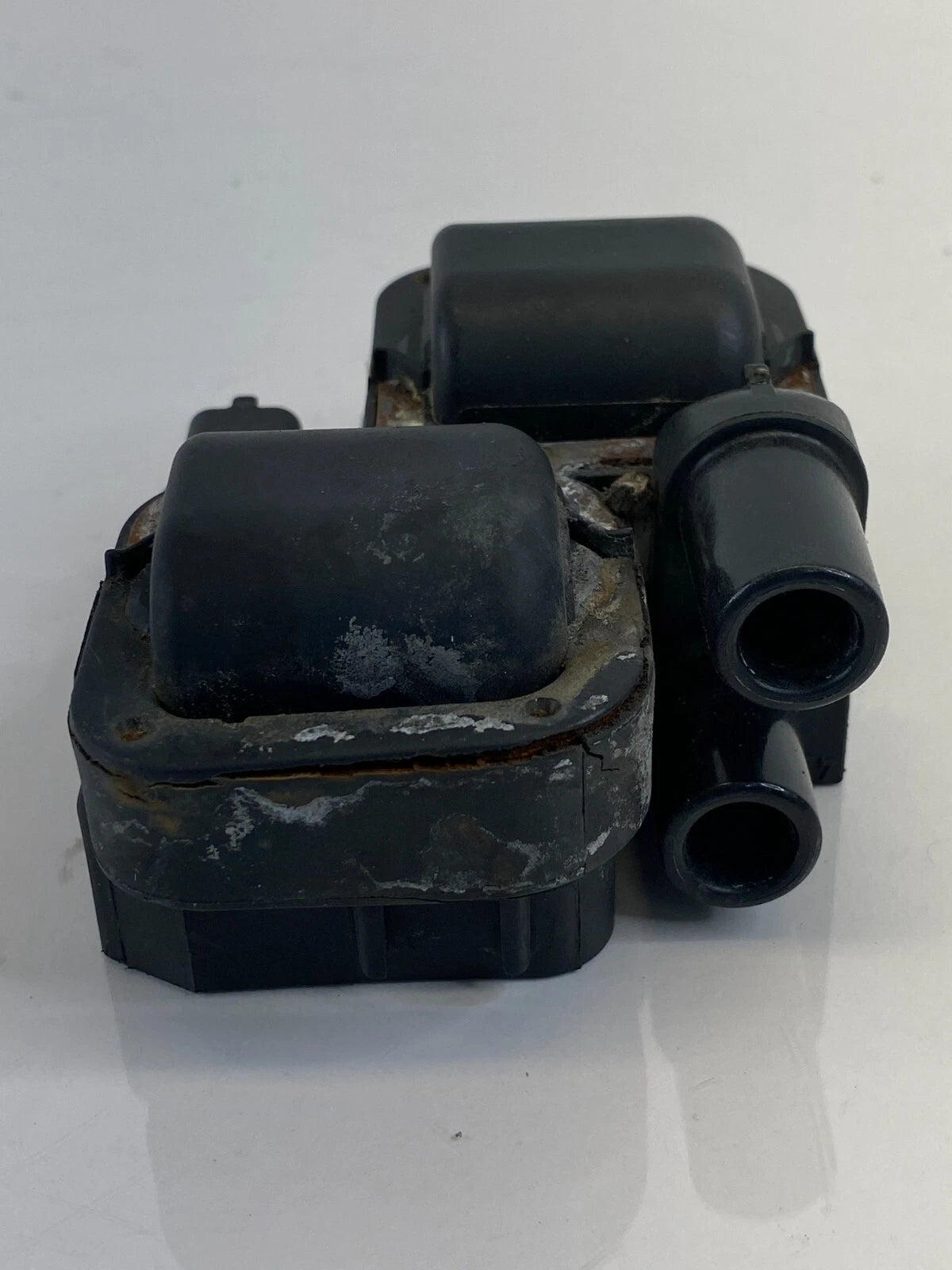 2001-2005 MERCEDES C240 SEDAN 2.6L V6 ENGINE IGNITION COIL IGNITER A0001587803