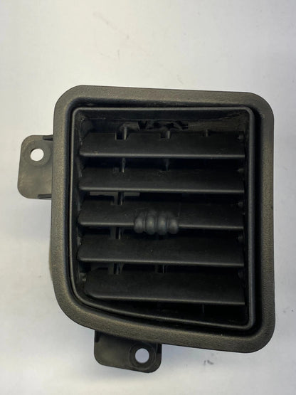 2000-2006 CHEVROLET TAHOE DASH CENTER LEFT AC AIR VENT OUTLET GRILLE 15707609