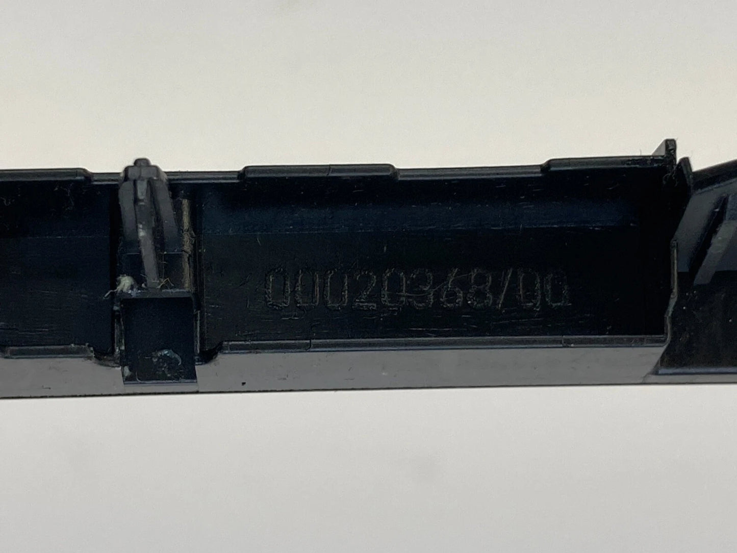 09-12 VOLKSWAGEN CC CENTER DASH INSTRUMENT PANEL BAR TRIM BEZEL 3C0858336N OEM