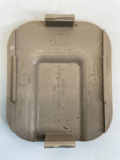 2005-2010 KIA SPORTAGE FRONT RIGHT SIDE SEAT TRACK BOLT COVER 88888-1F000 OEM