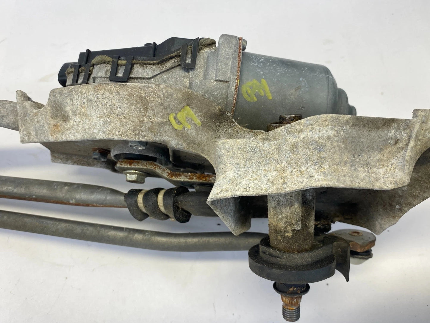 2007-2013 MITSUBISHI OUTLANDER FRONT WINDSHIELD WIPER MOTOR W/ LINKAGE OEM
