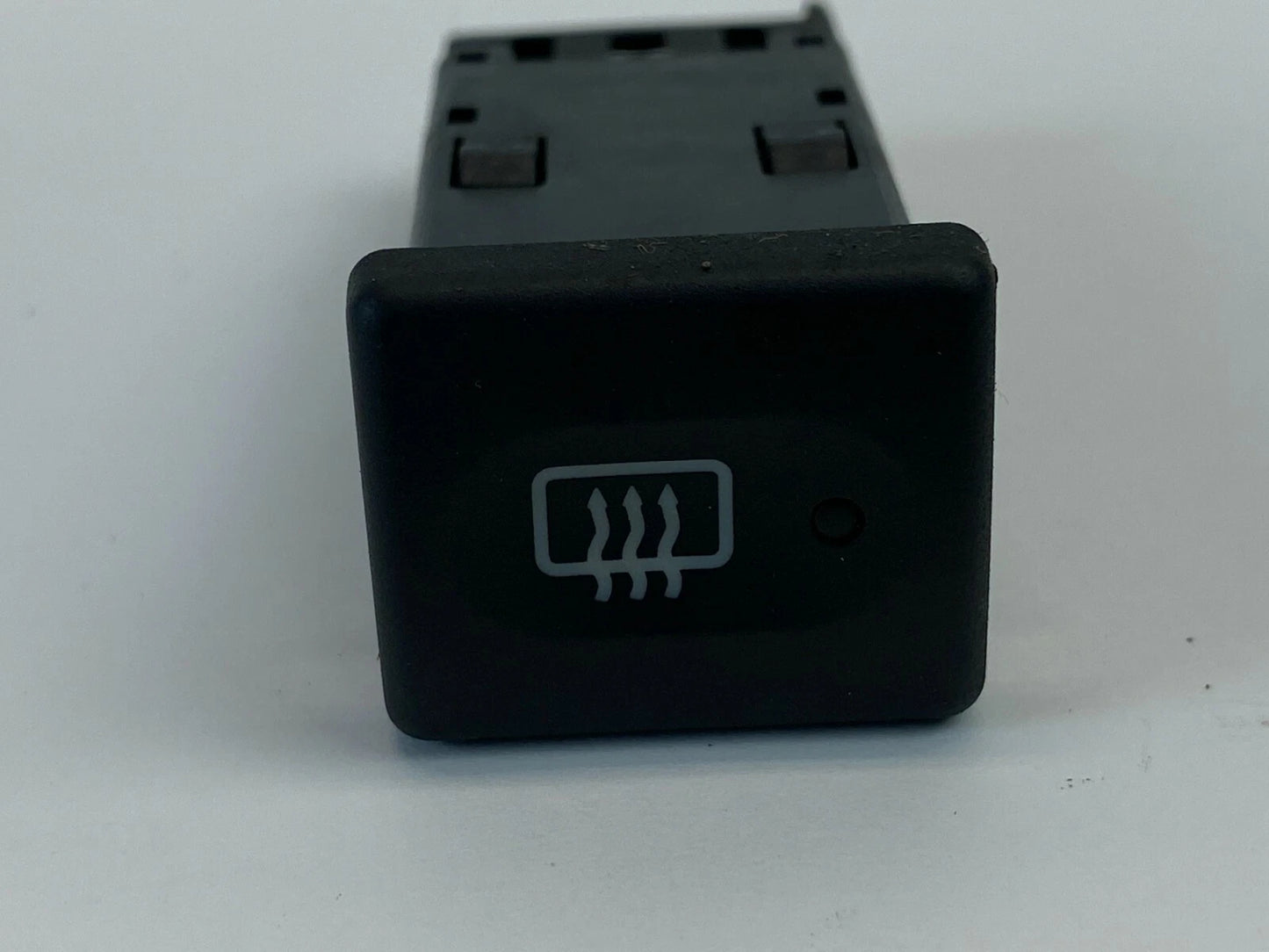 03 04 LAND ROVER DISCOVERY REAR DEFROST HEATED CONTROL SWITCH BUTTON YUG000760PU