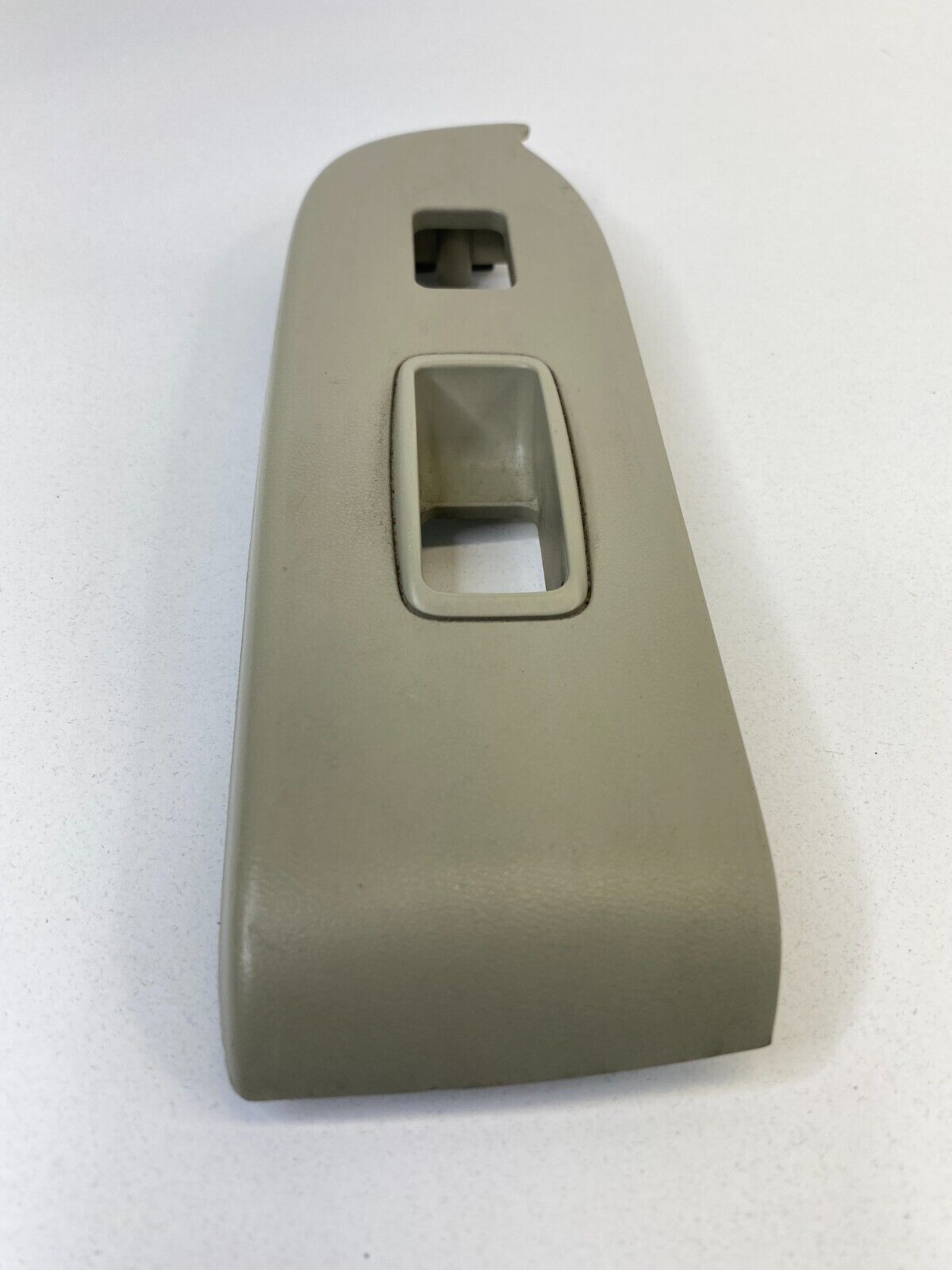 2003 2004 Infiniti G35 Front Right Side Door Window Switch Bezel Trim 80960AM600