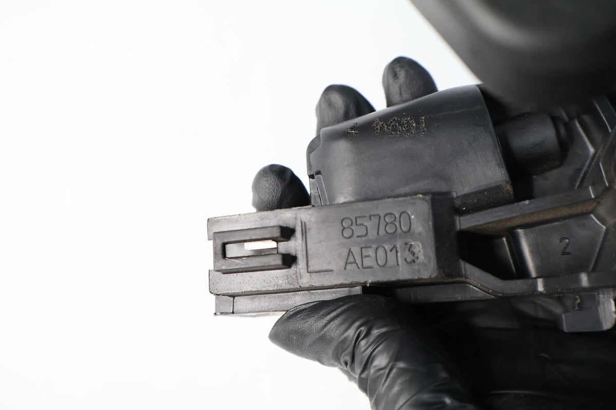 04-20 TOYOTA SIENNA REAR LEFT QUARTER WINDOW GLASS REGULATOR MOTOR 85780-AE013