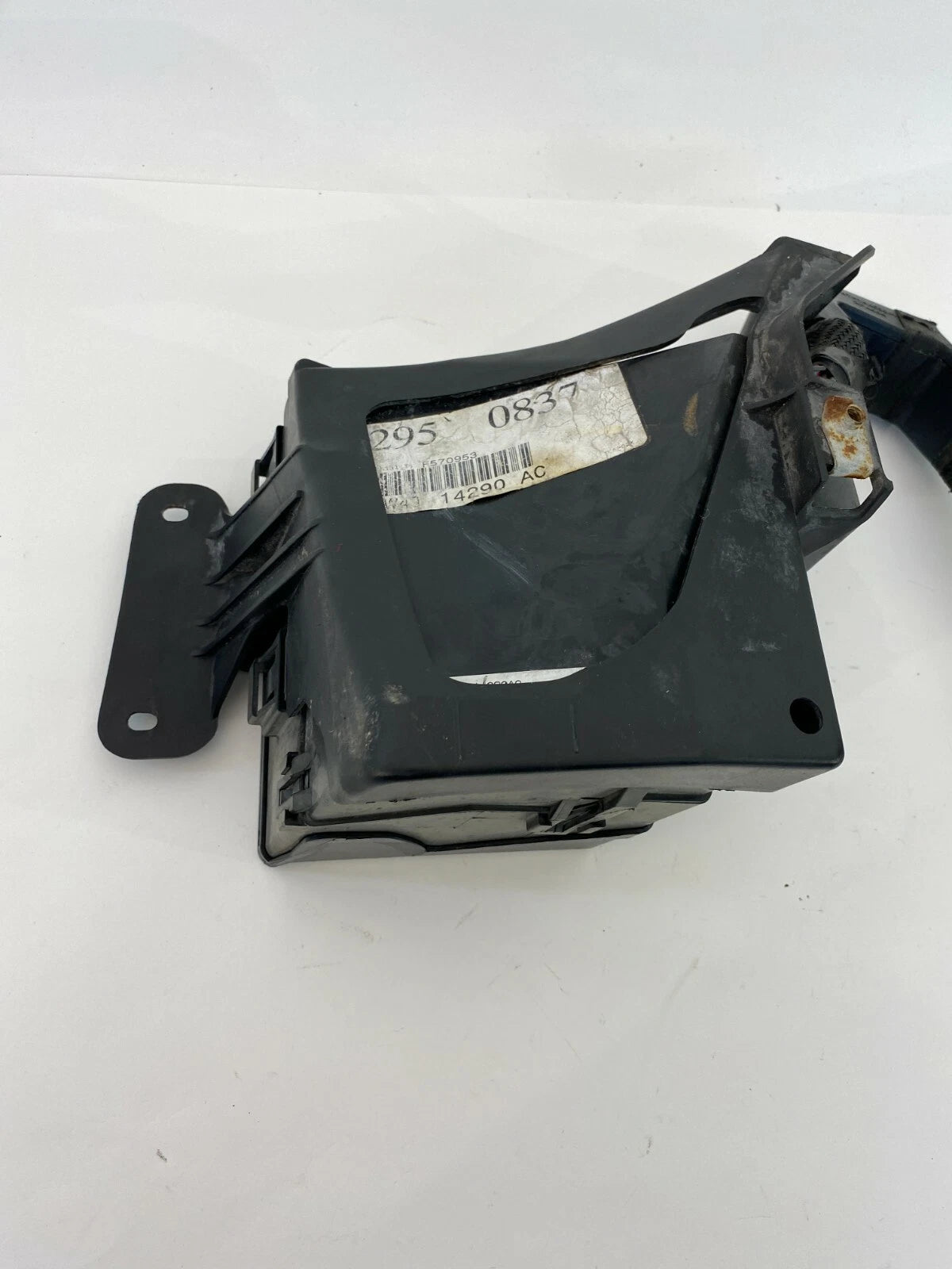 2003-2006 LINCOLN LS ENGINE RELAY ACTUATOR FUSE BOX FUSEBOX UNDER HOOD 7154-4372
