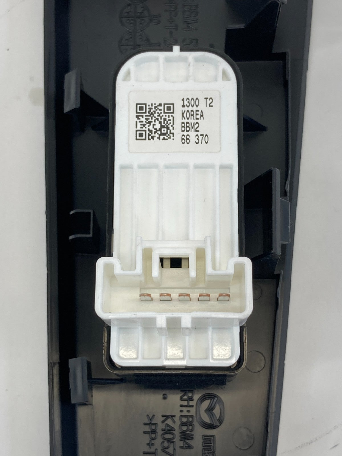 10-13 Mazda 3 Mazda3 Rear Right Door Window Control Switch W/ Bezel BBM4-68-5L1