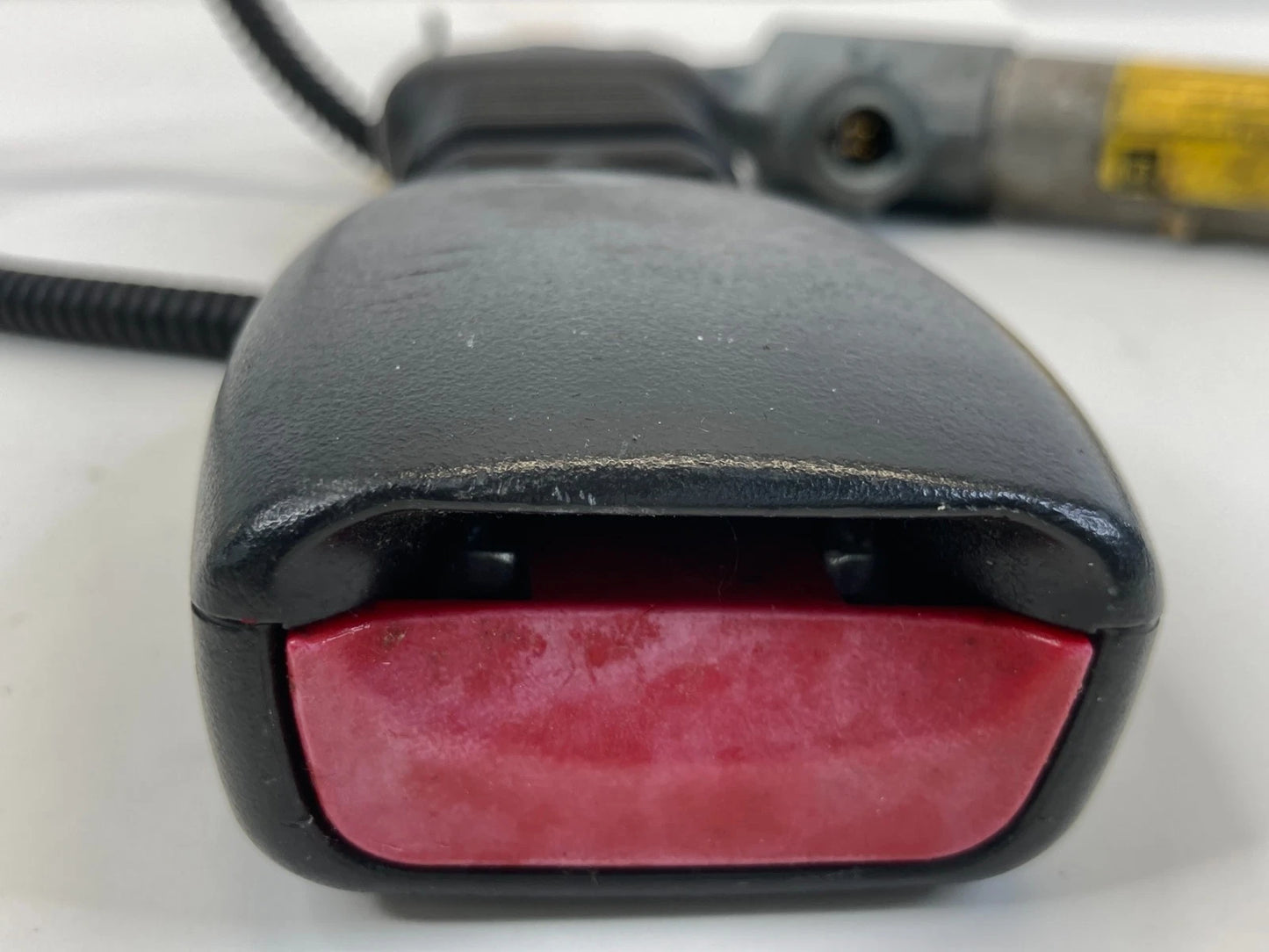 05-11 CADILLAC STS REAR LEFT SIDE SEAT BELT BUCKLE RECEIVER W/ PRETENSIONER OEM