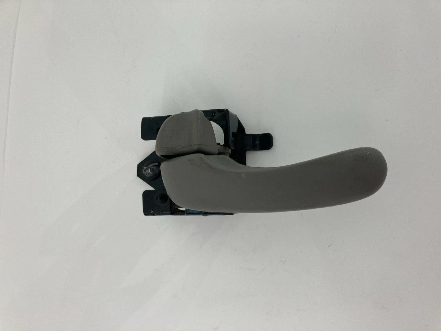 2000-2005 CHEVROLET IMPALA FRONT LEFT DRIVER SIDE INNER DOOR HANDLE ASSEMBLY OEM