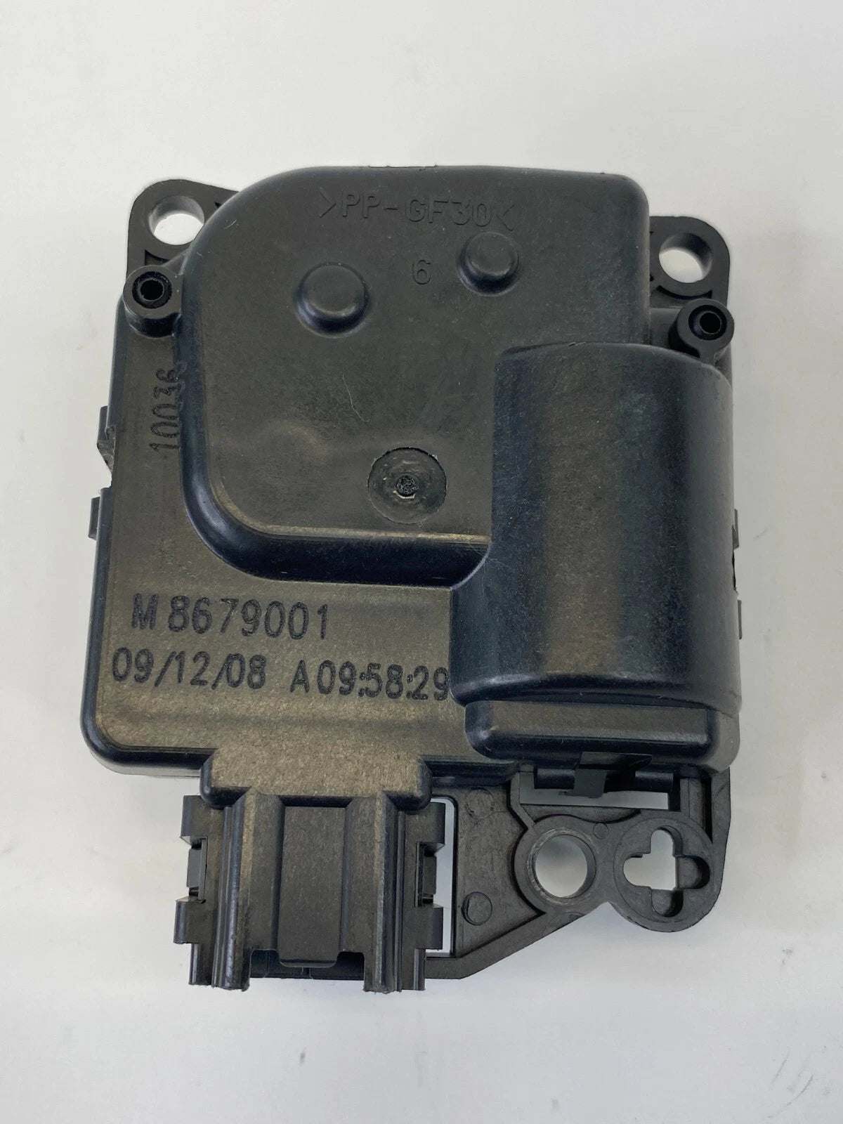 2009-2014 VOLKSWAGEN ROUTAN HVAC A/C HEATER BLEND DOOR ACTUATOR M8679001 OEM