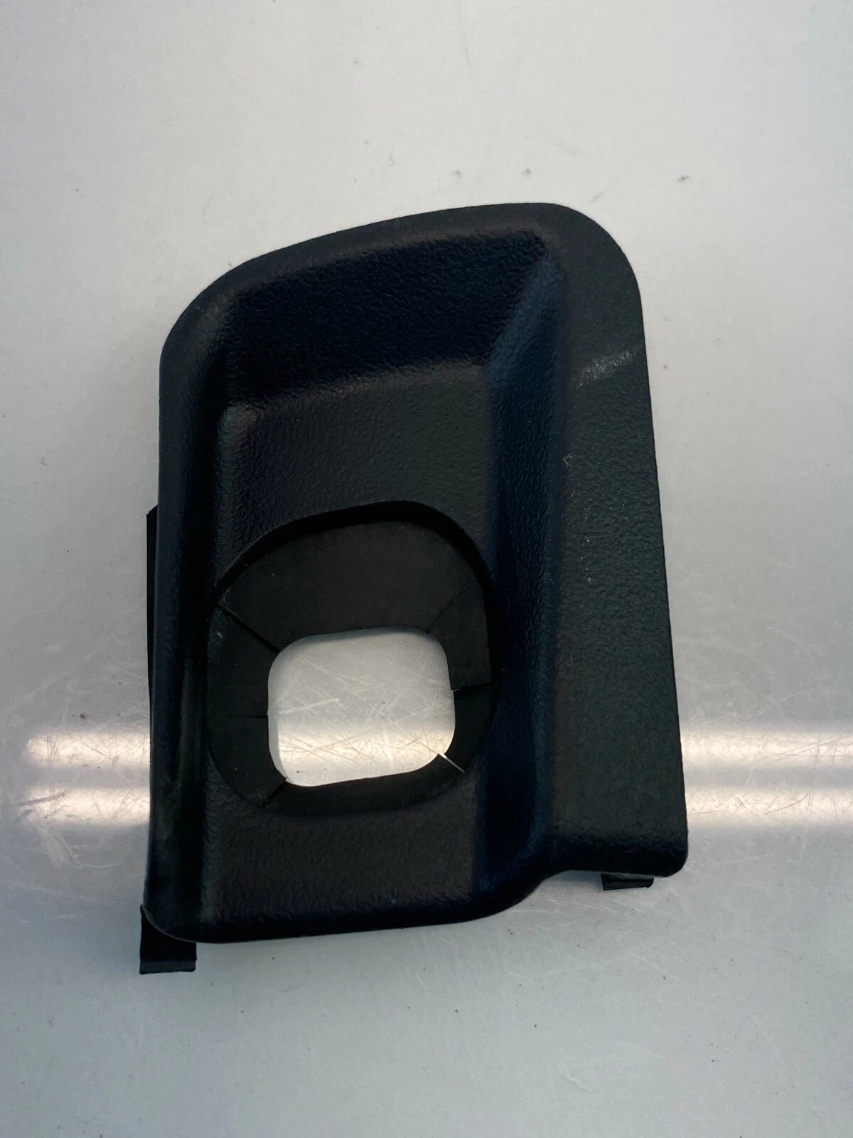 2004-2009 TOYOTA PRIUS STEERING WHEEL CRUISE CONTROL SWITCH COVER TRIM BEZEL OEM