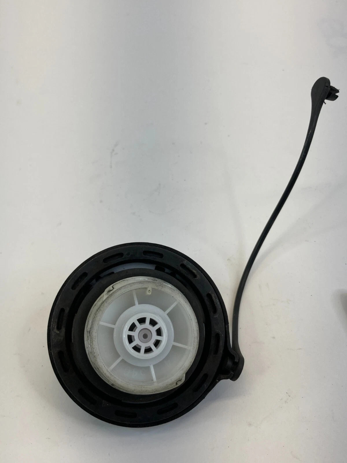 2006-2023 HYUNDAI SONATA FUEL FILLER TANK RESERVOIR GAS LID COVER CAP OEM